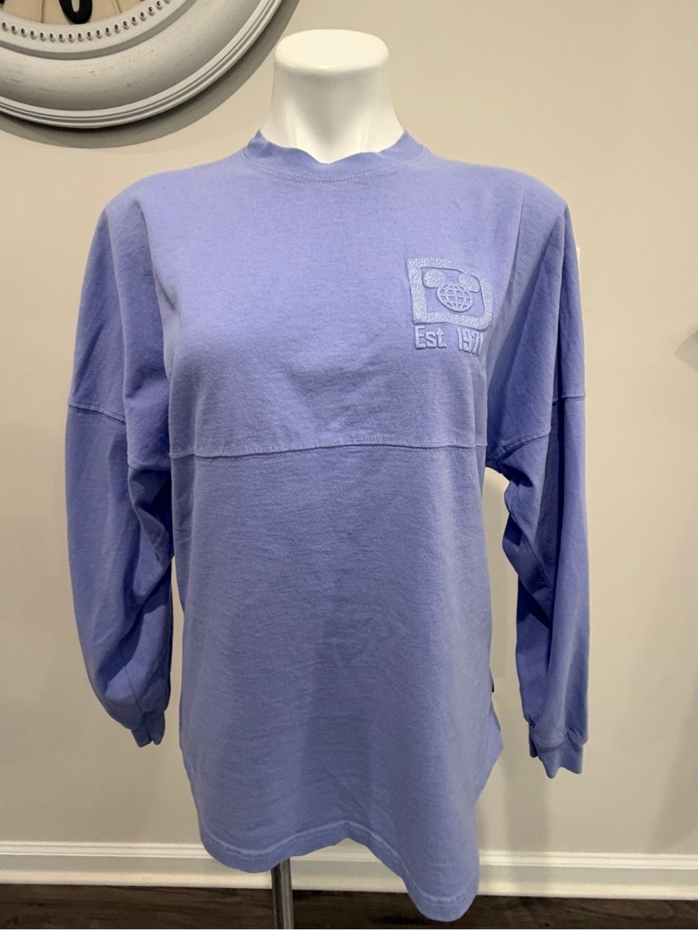 Walt Disney World Spirit Jersey Lavender women’s Long-Sleeve Crewneck small